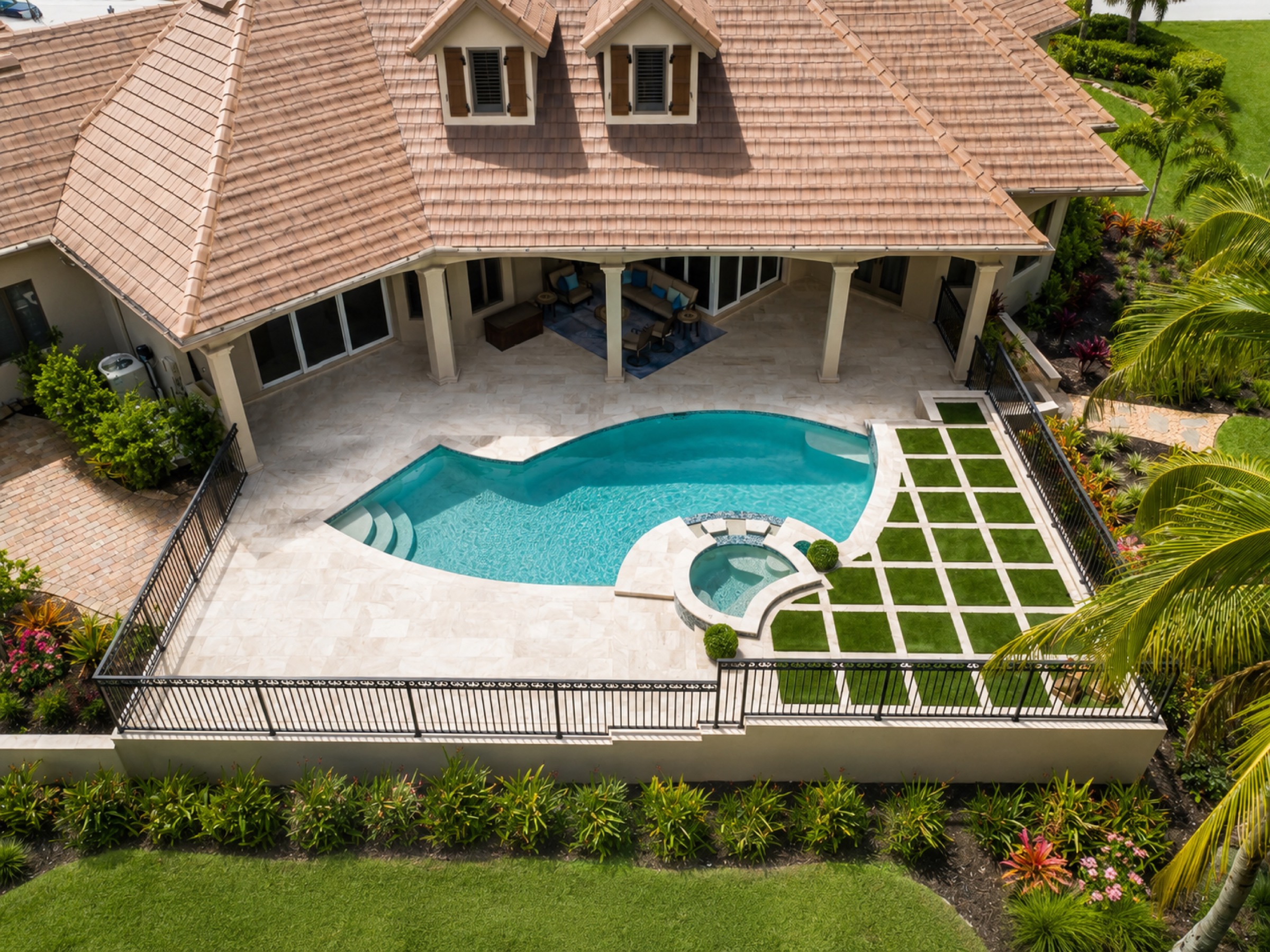 Modern Royale - Fort Myers, Florida